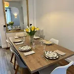 Holiday home Maison Conviviale Terrasse & Parking - 24h Du Mans *